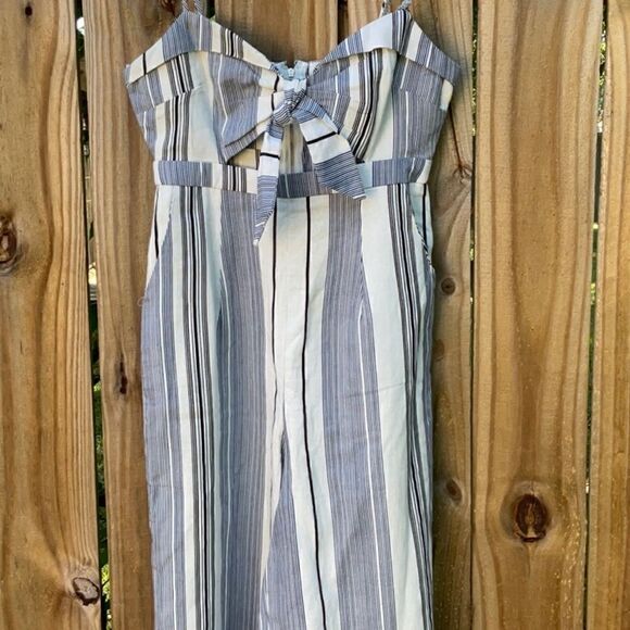 Take 50% OFF- Forever21 Striped Tie Front Jumpsuit, Size-S - Picture 5 of 9